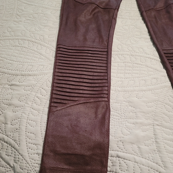 Super Soft leather feel leggings - Picture 2 of 3